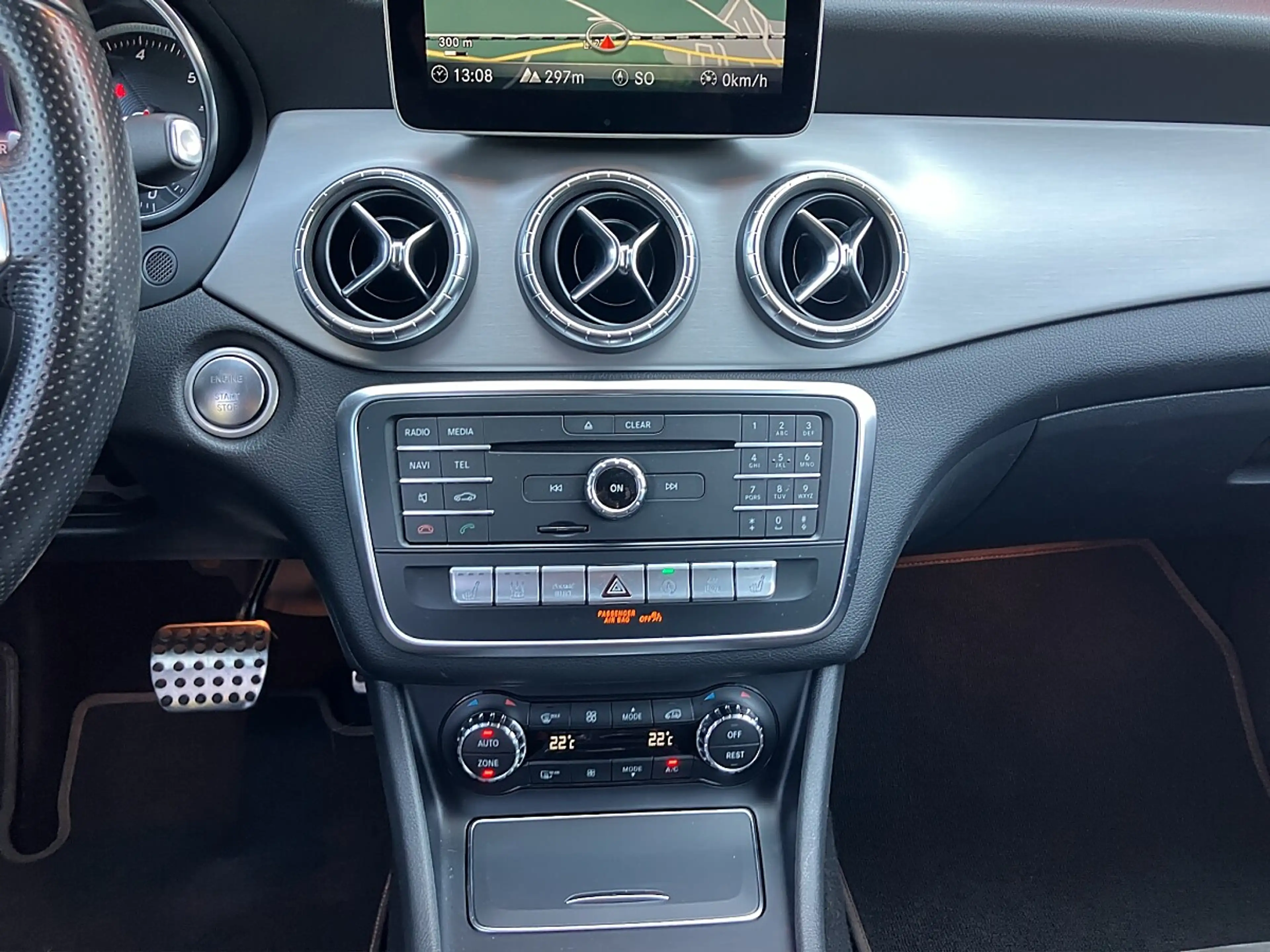 Mercedes-Benz CLA 220 CDI Shooting Brake AMG Line Erstbesitz/Serviceg... — photo 11