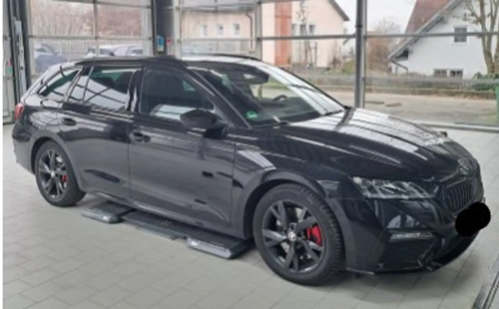 Skoda Octavia COMBI 2.0 TSI DSG RS First Edition Schwarz - 2