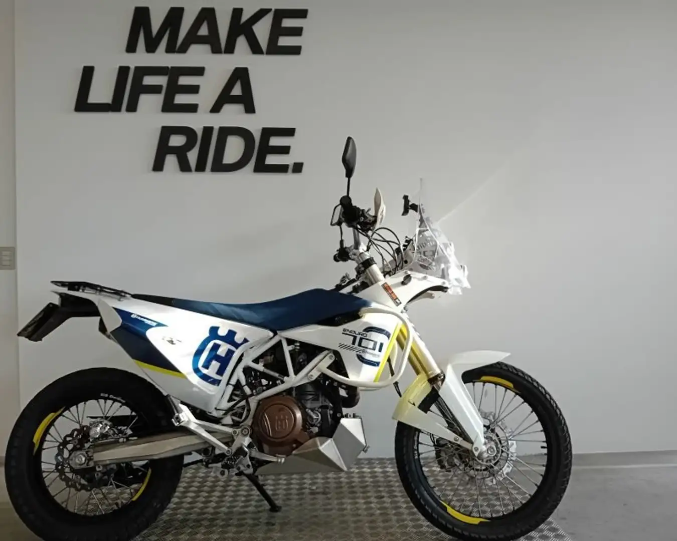 Husqvarna 701 Enduro Blanco - 1