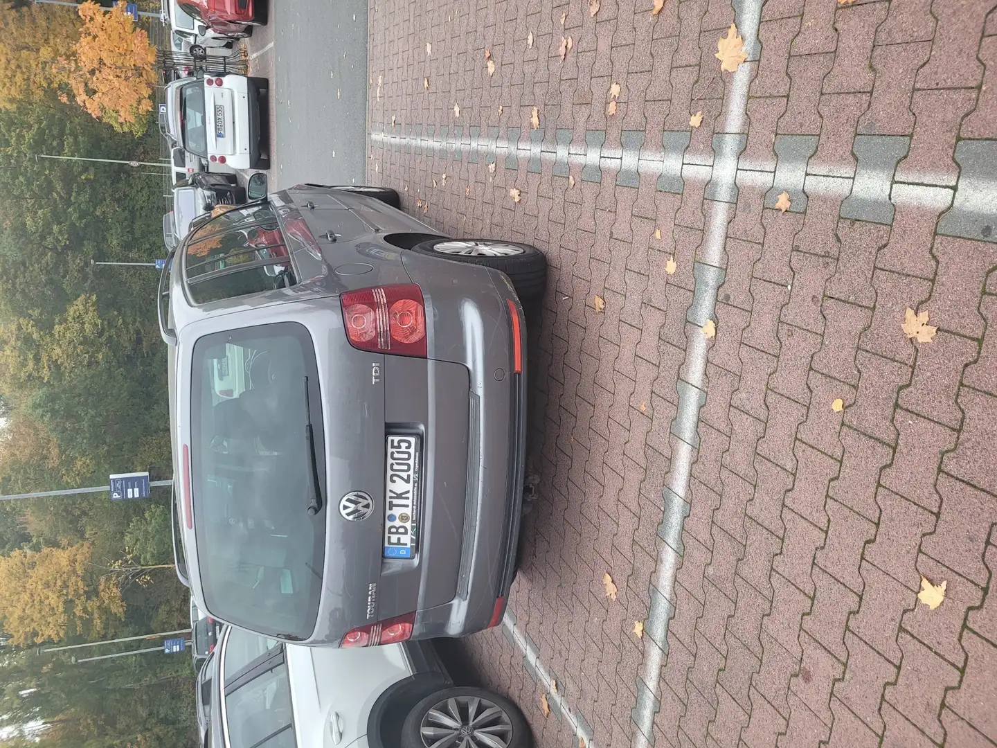 Volkswagen Touran Conceptline Grau - 2