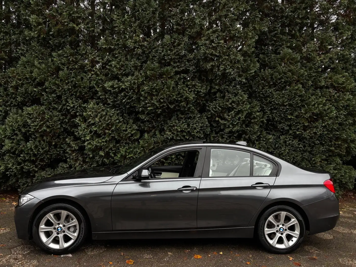 BMW 335 3-serie 335i xDrive High Executive | Pano | 360 ca Szary - 2