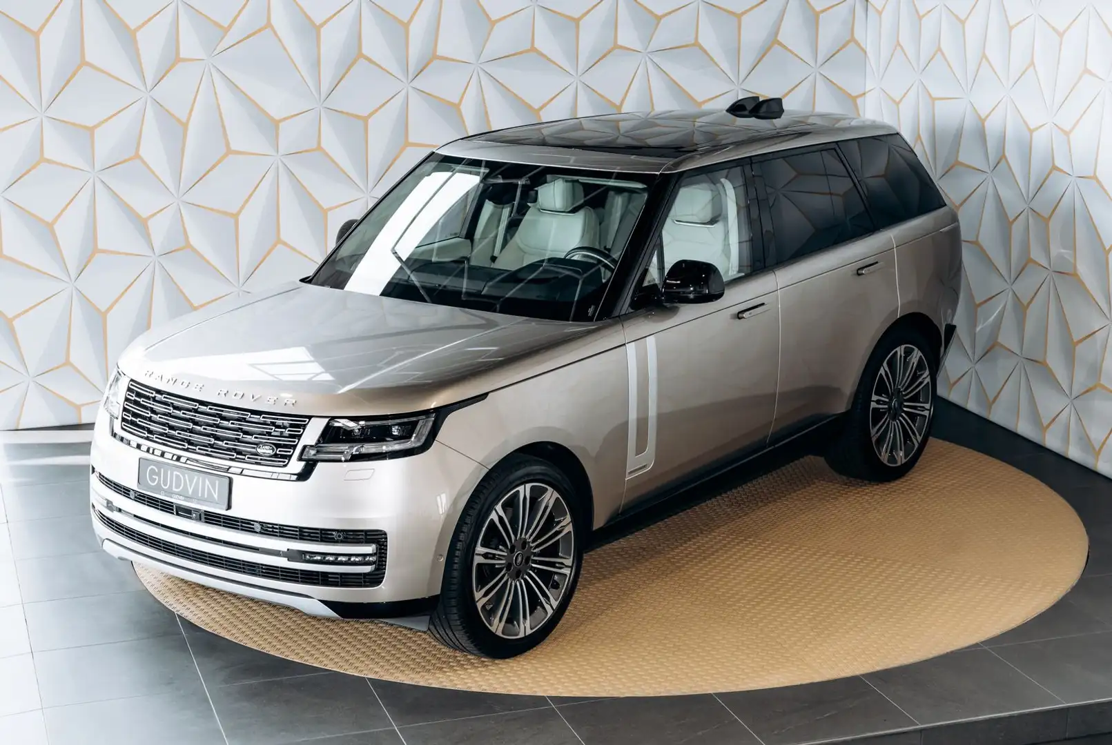 Land Rover Range Rover D350/Head-Up/Panorama/360/Meridian Goud - 1