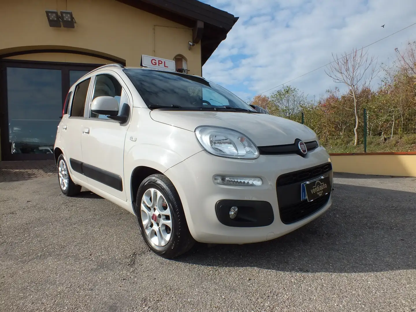 Fiat Panda PANDA 1.2 EURO 6 -GPL -LOUNGE-CLIMA AUTOMATICO- Beige - 1