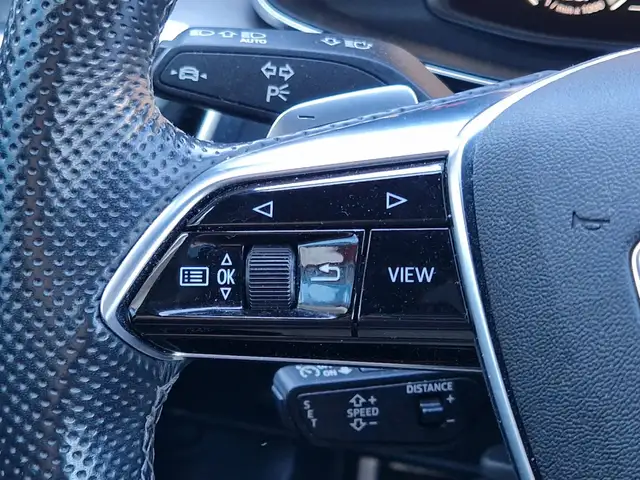 Audi A6 view 11