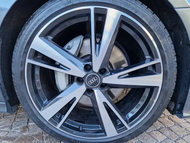 Audi A6 view 7
