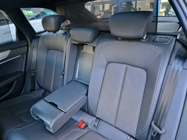 Audi A6 view 18