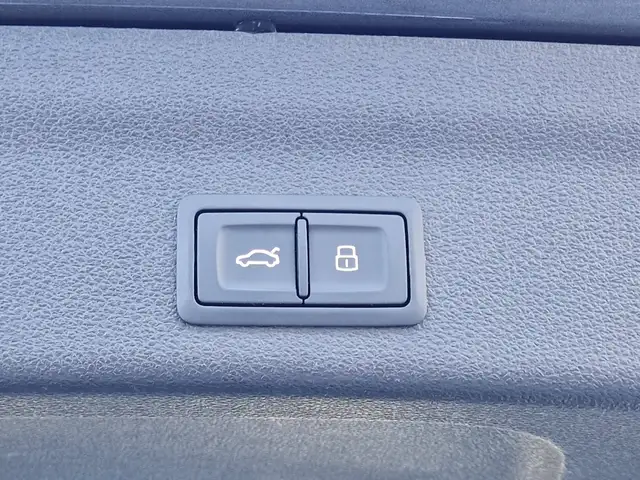 Audi A6 view 20