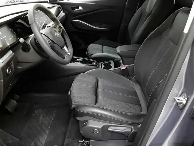 Opel Grandland view 7