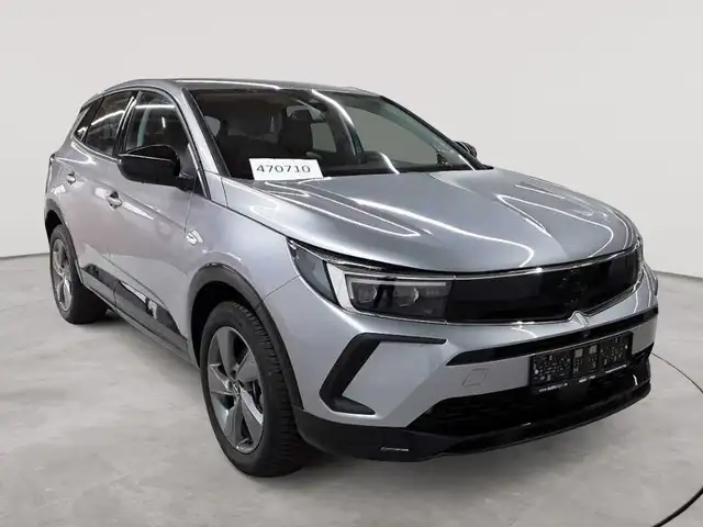 Opel Grandland view 2