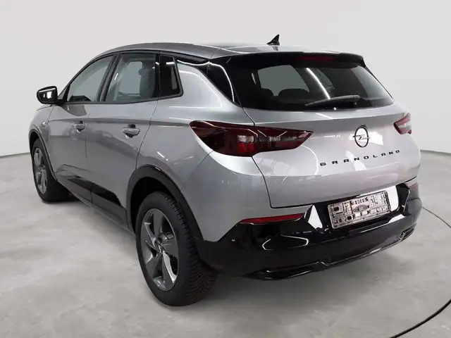 Opel Grandland view 5