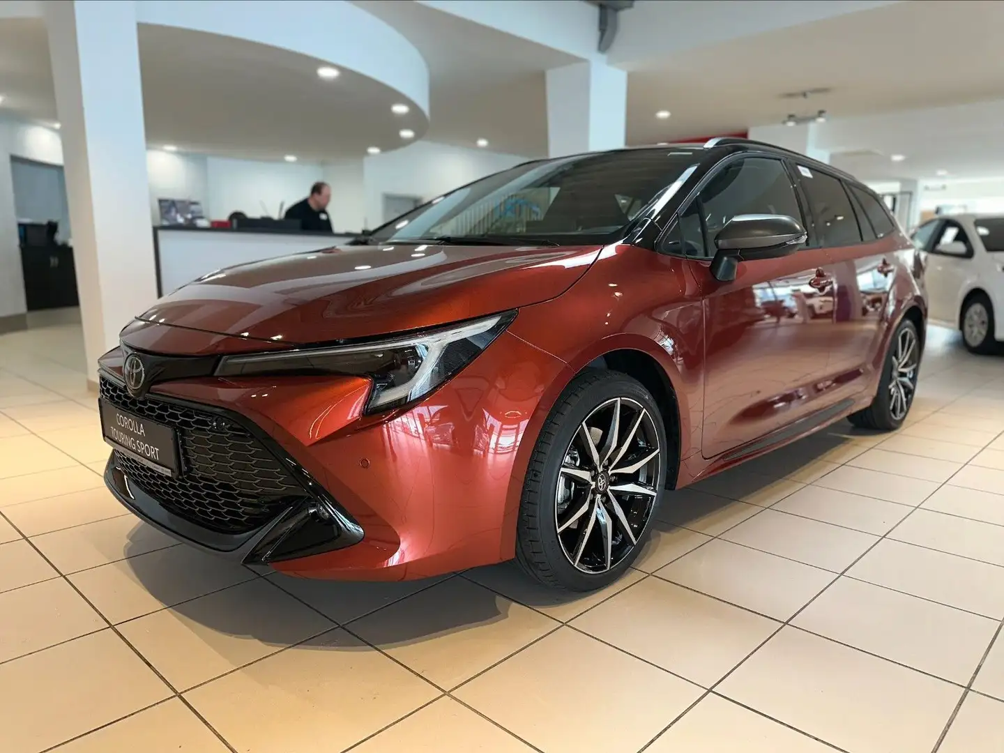 Toyota Corolla TS Hyb GR Sport (Kamera, Apple Carplay) Orange - 1