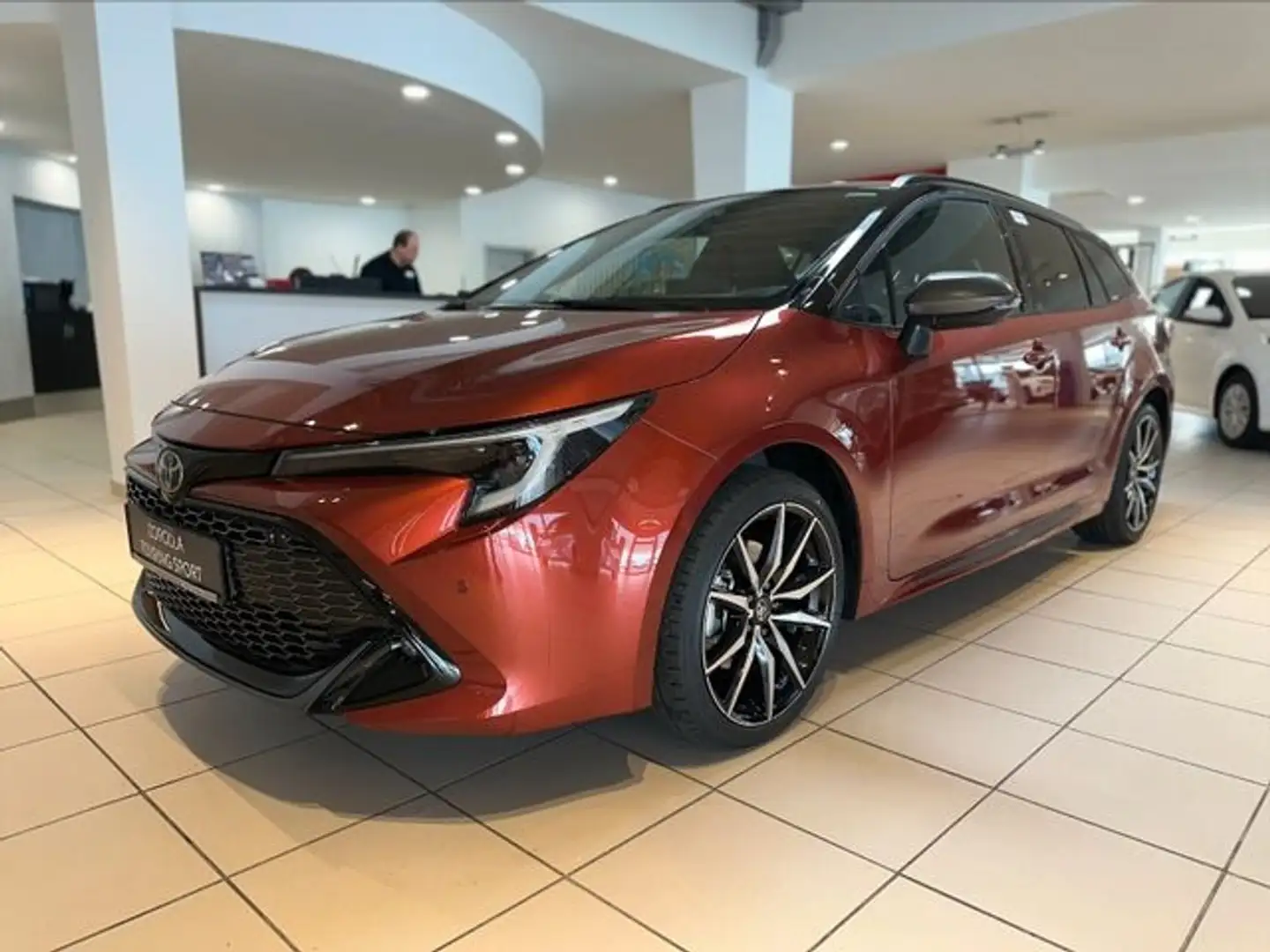 Toyota Corolla TS Hyb GR Sport (Kamera, Apple Carplay) Pomarańczowy - 1