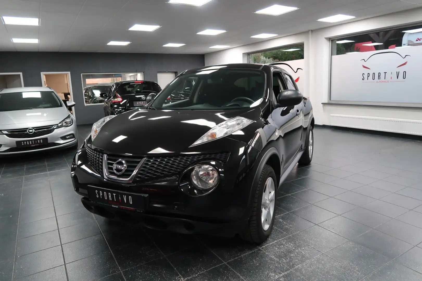 Nissan Juke Visia Plus/Klima/Radio/6Gang/Unfallfrei!!! Schwarz - 1