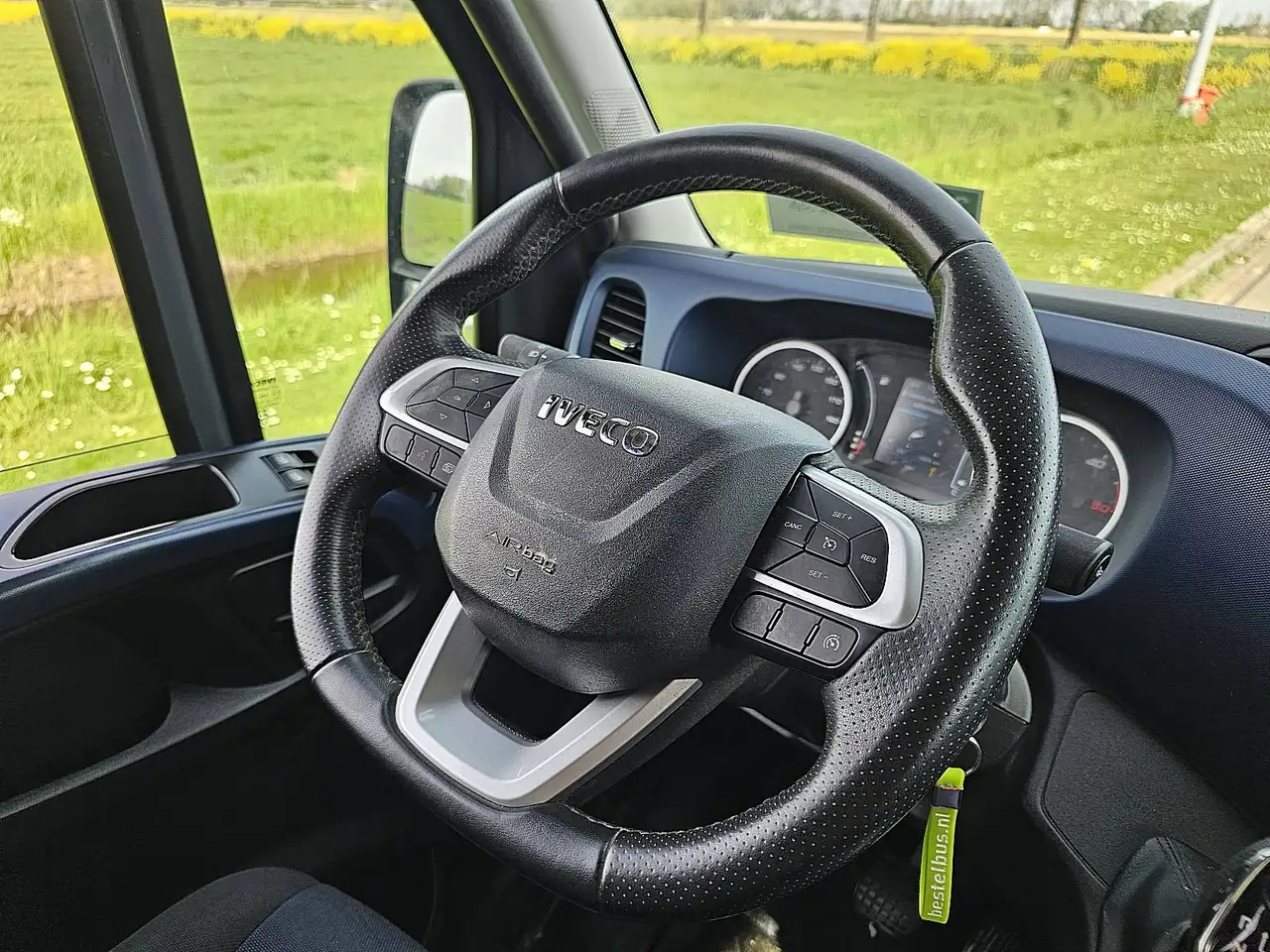 Iveco Daily 2022 — фото 10