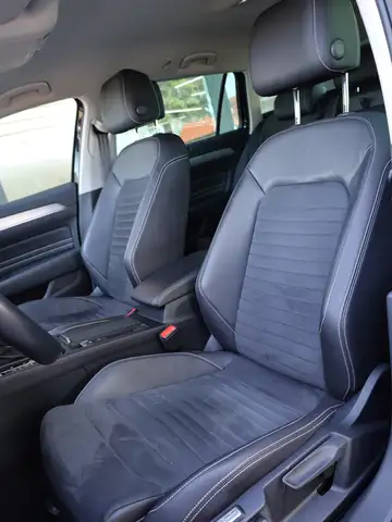 Volkswagen Passat view 13