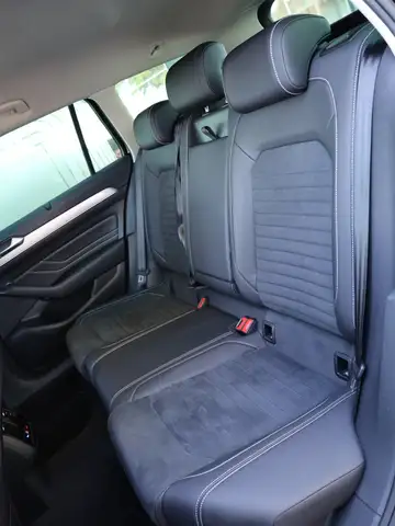 Volkswagen Passat view 14