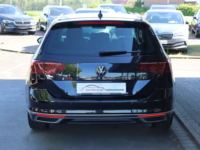 Volkswagen Passat view 9