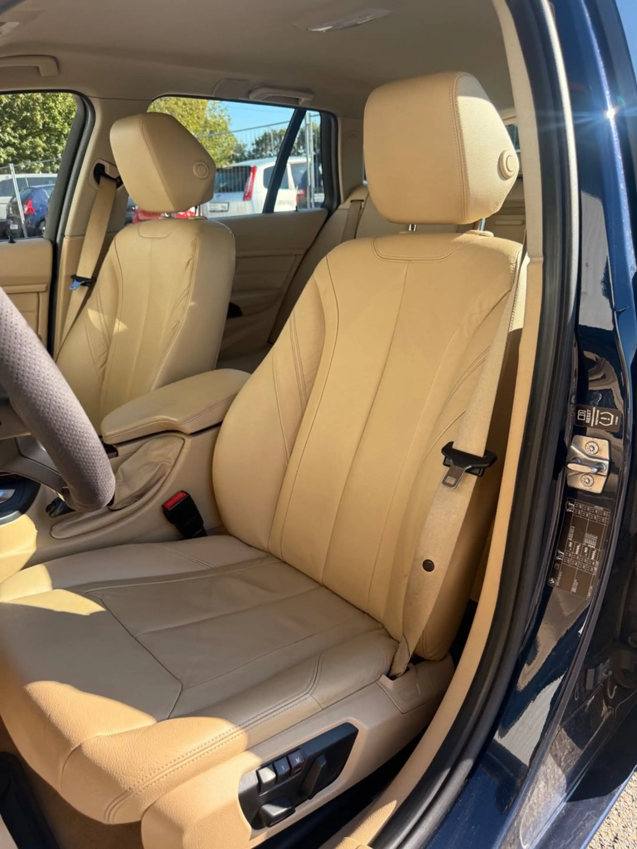 BMW 328 i Touring *VOLLLEDER*TÜV/HU&SERVICE NEU* — photo 11