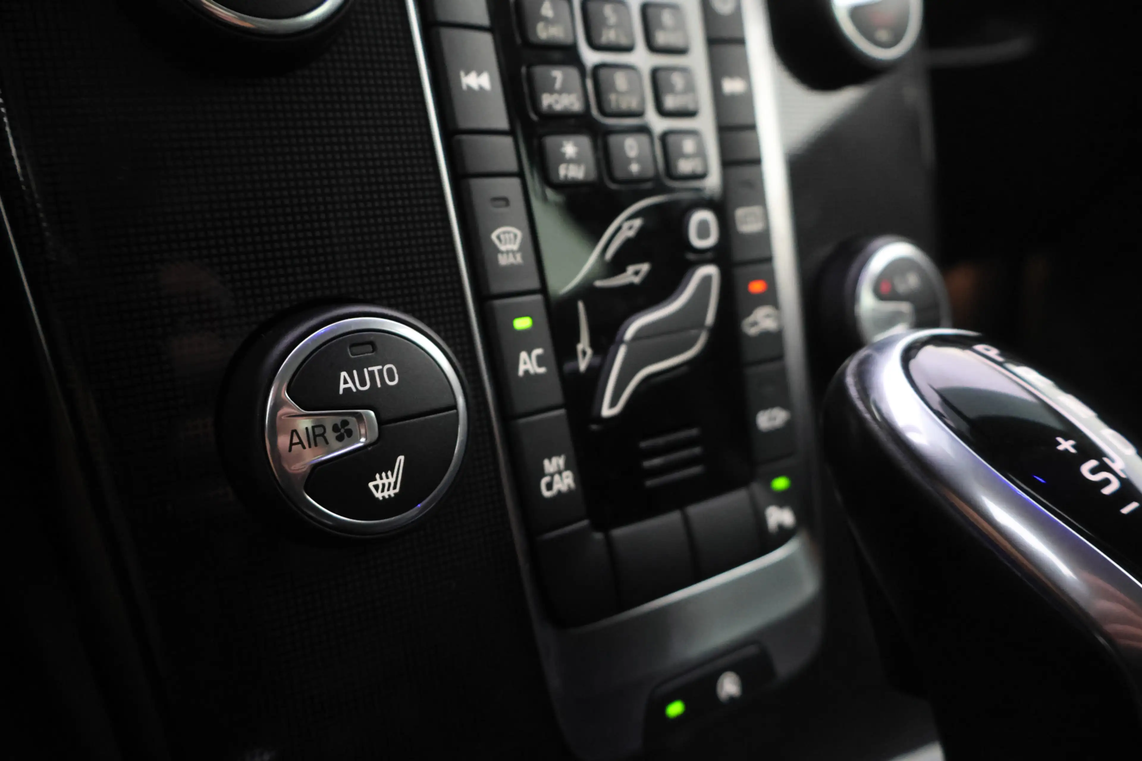 Volvo V40 Cross Country 1.5 T3 Dynamic Edition FULL LED | NAVI | STOELVERW — photo 20