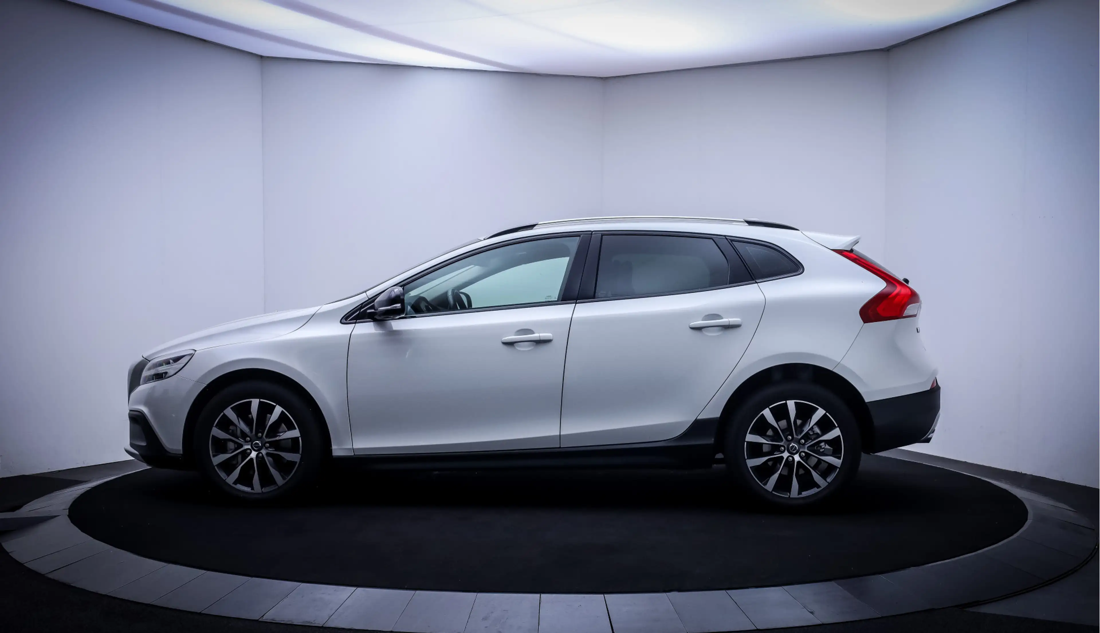 Volvo V40 Cross Country 1.5 T3 Dynamic Edition FULL LED | NAVI | STOELVERW — photo 12