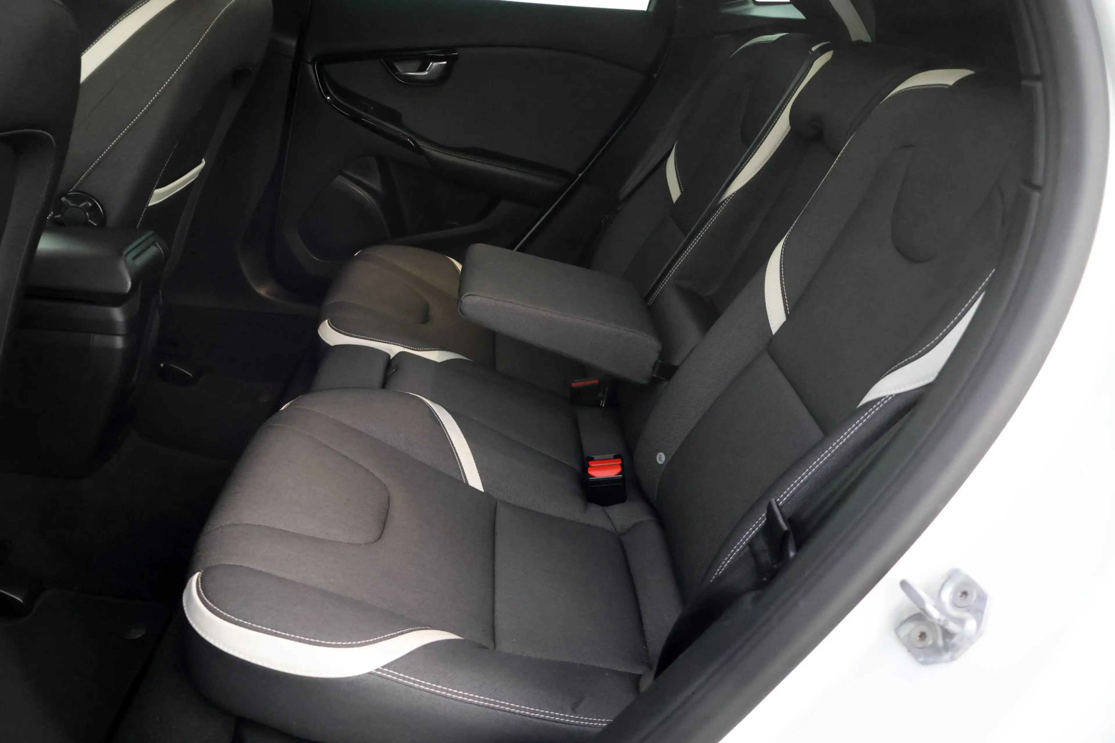 Volvo V40 Cross Country 1.5 T3 Dynamic Edition FULL LED | NAVI | STOELVERW — photo 11