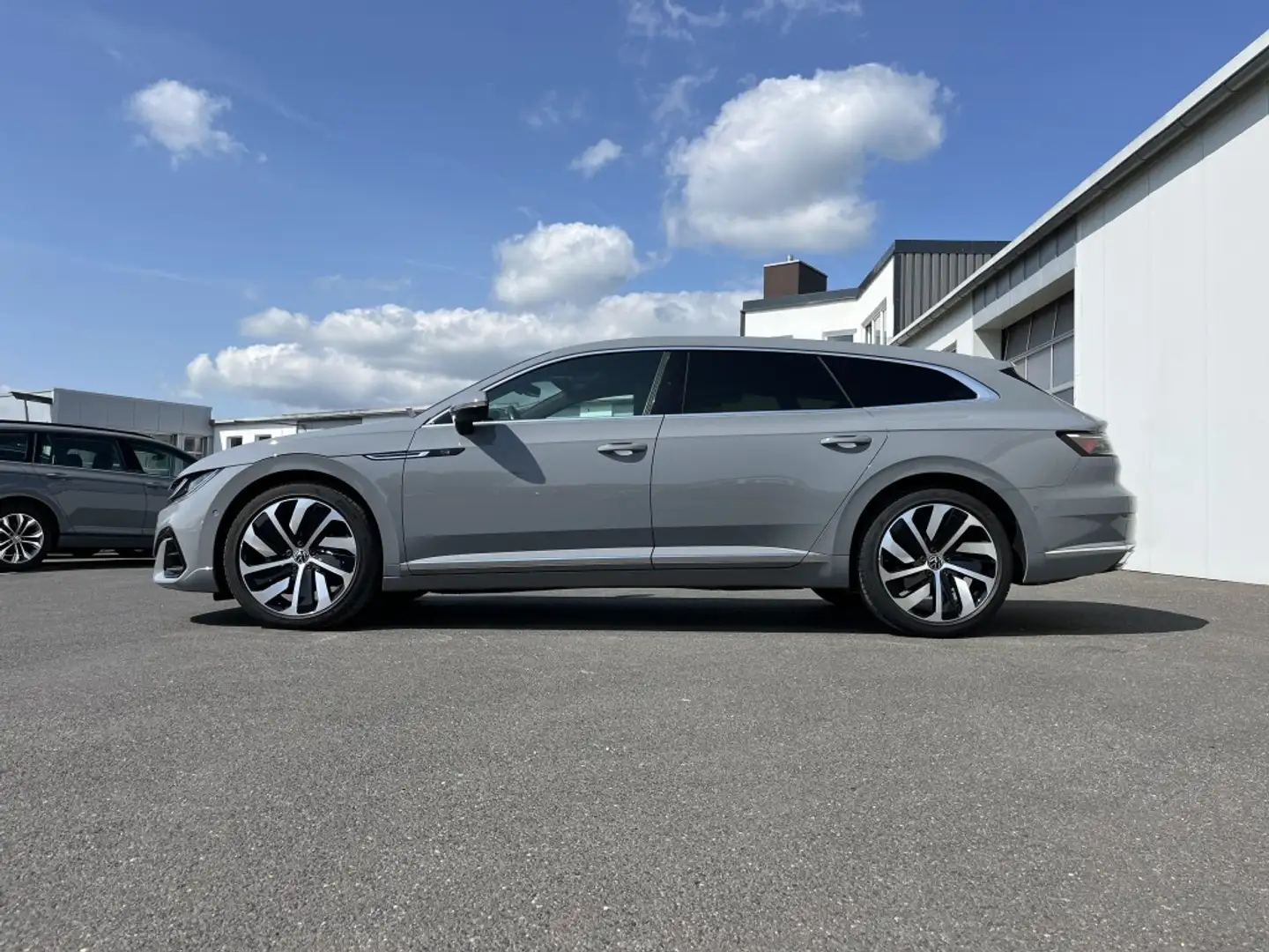 Volkswagen Arteon 2.0 TSI DSG Shooting Brake R-Line 188€ m. 20% An Grau - 2