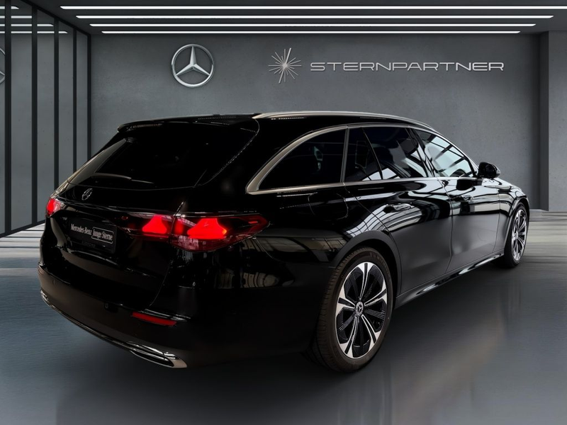 Mercedes-Benz E 300 de T Avantgarde+LED+SUPERSCR+HuD+AHK+PANO — photo 11