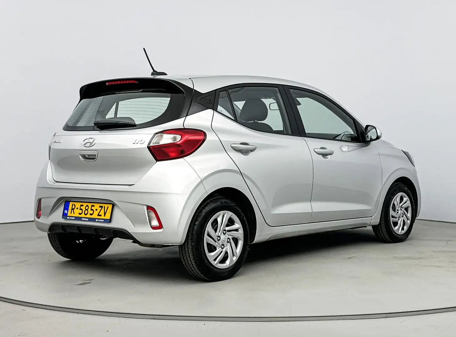 Hyundai i10 1.0 COMFORT | NAVI via SMARTPHONE | AIRCO | CRUISE Gris - 2