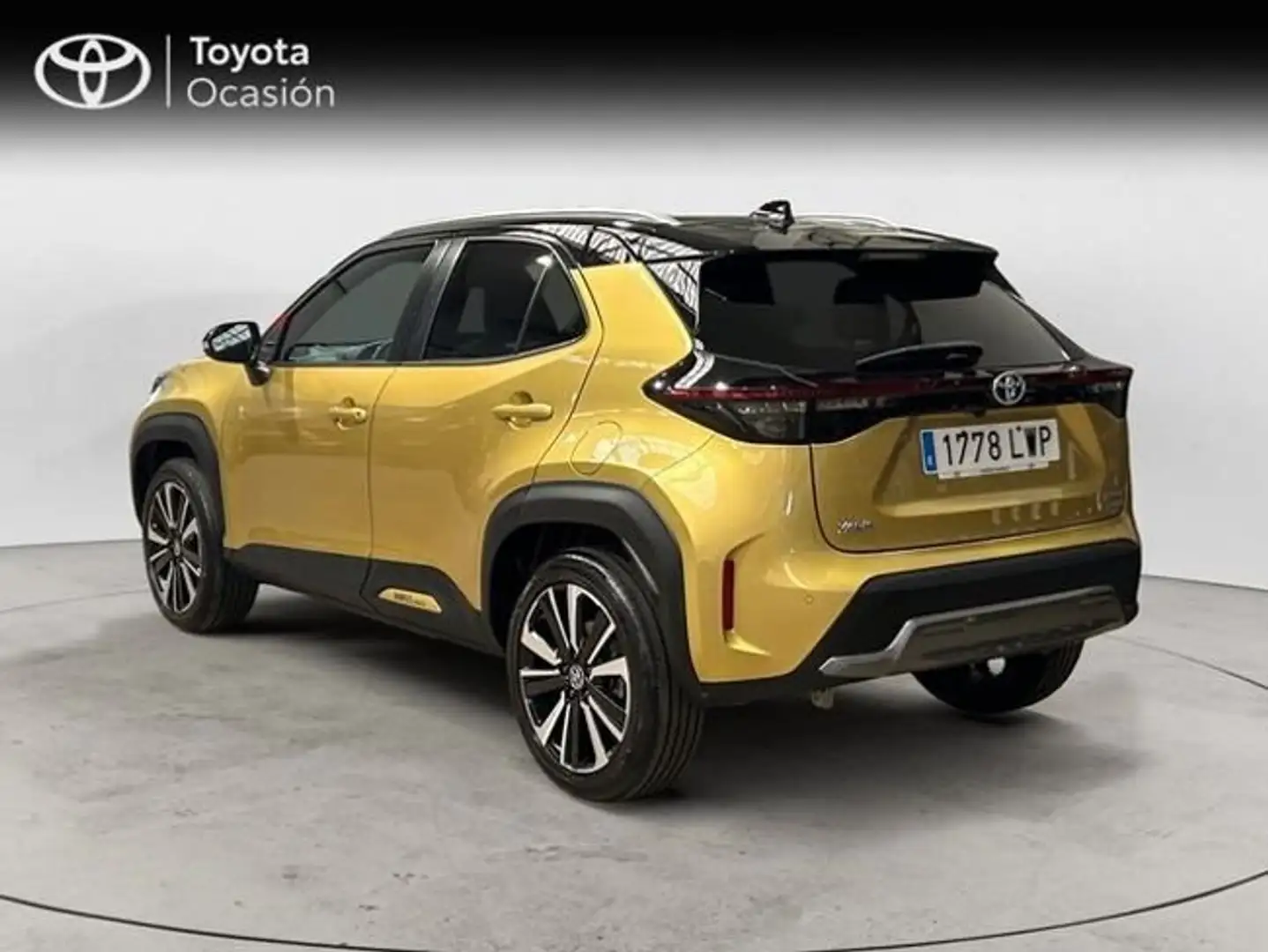 Toyota Yaris Cross 120H Premier Edition Amarillo - 2