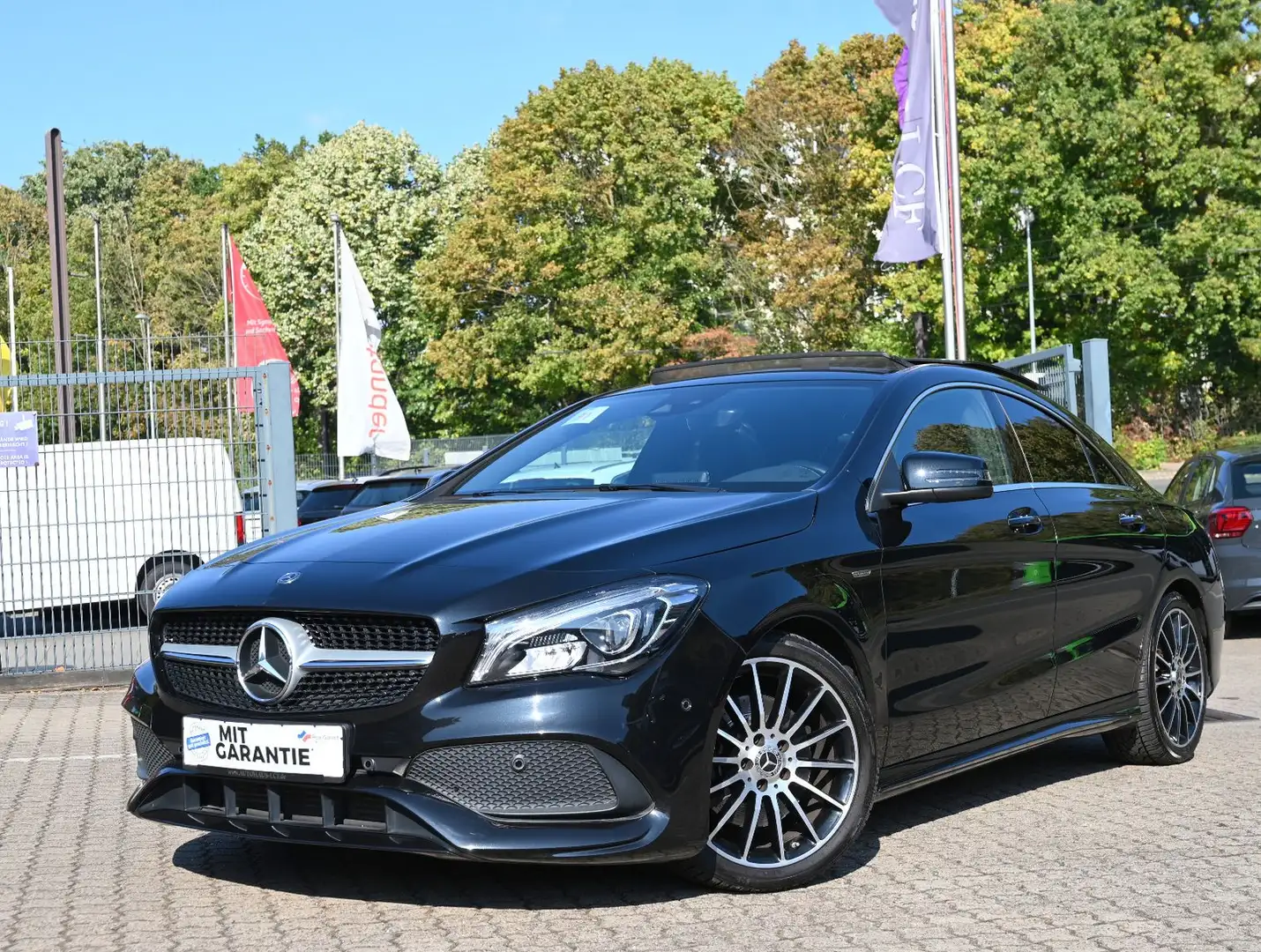 Mercedes-Benz CLA 220 AMG Line 4Matic Pano Navi LED Cam Noir - 1