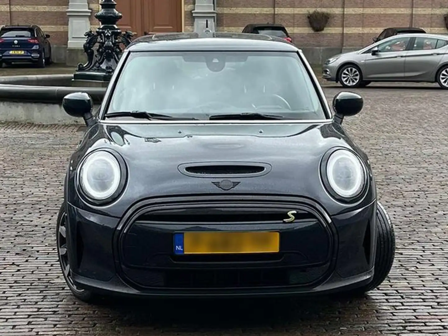 MINI Cooper SE Camden Edition Blauw - 1