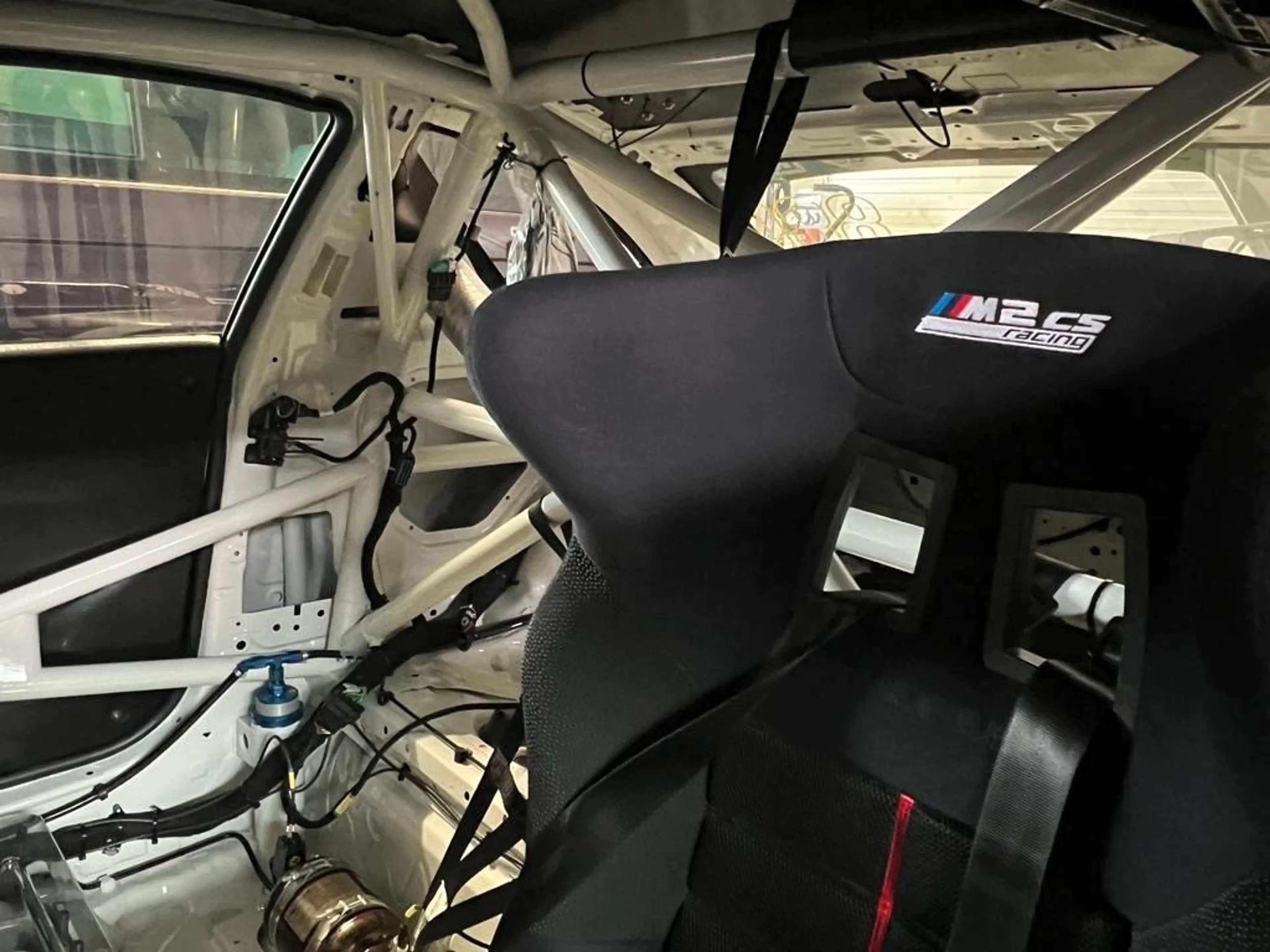 BMW M2 CS Racing Rennwagen Rennauto — photo 12