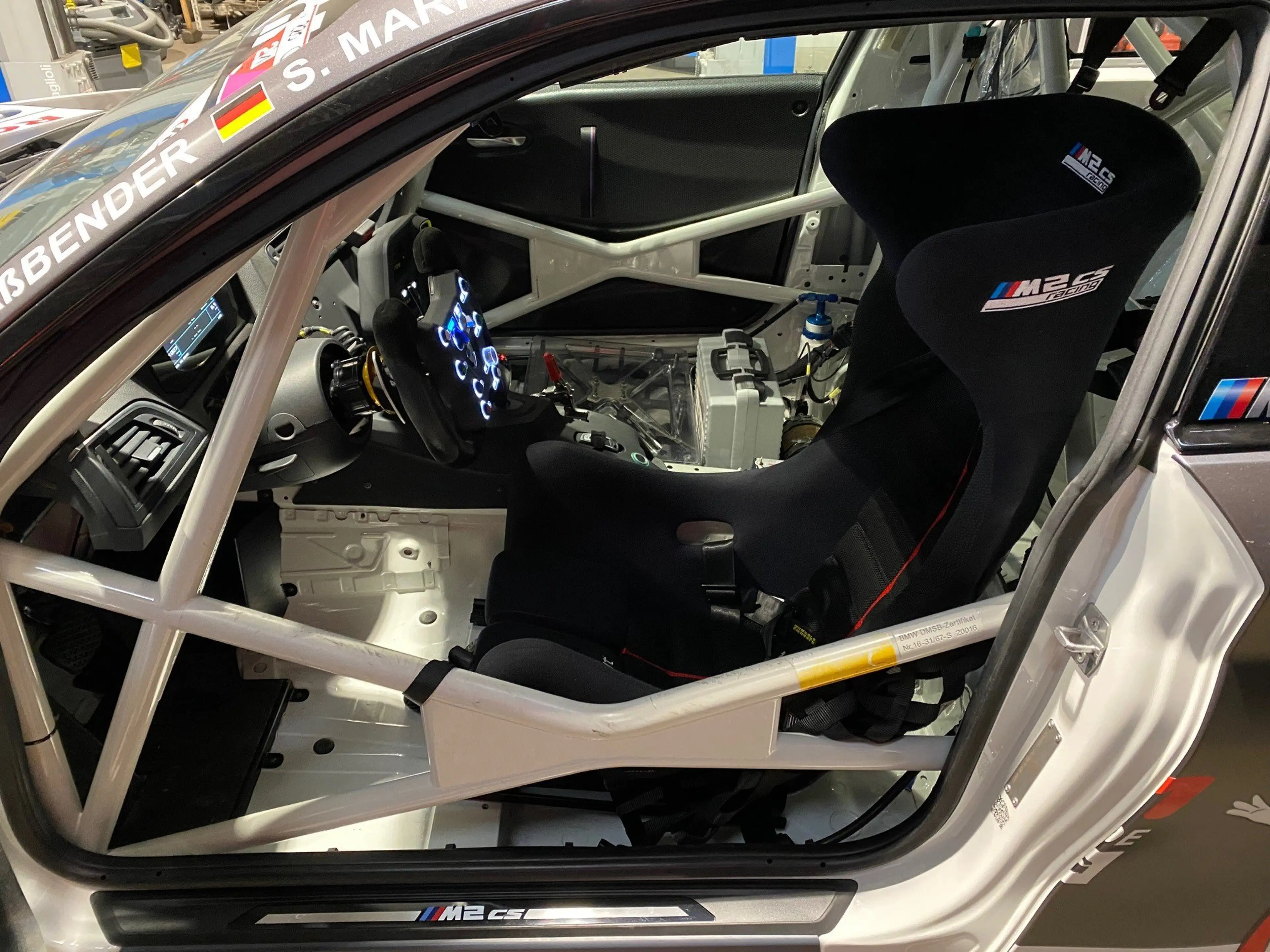 BMW M2 CS Racing Rennwagen Rennauto — photo 13