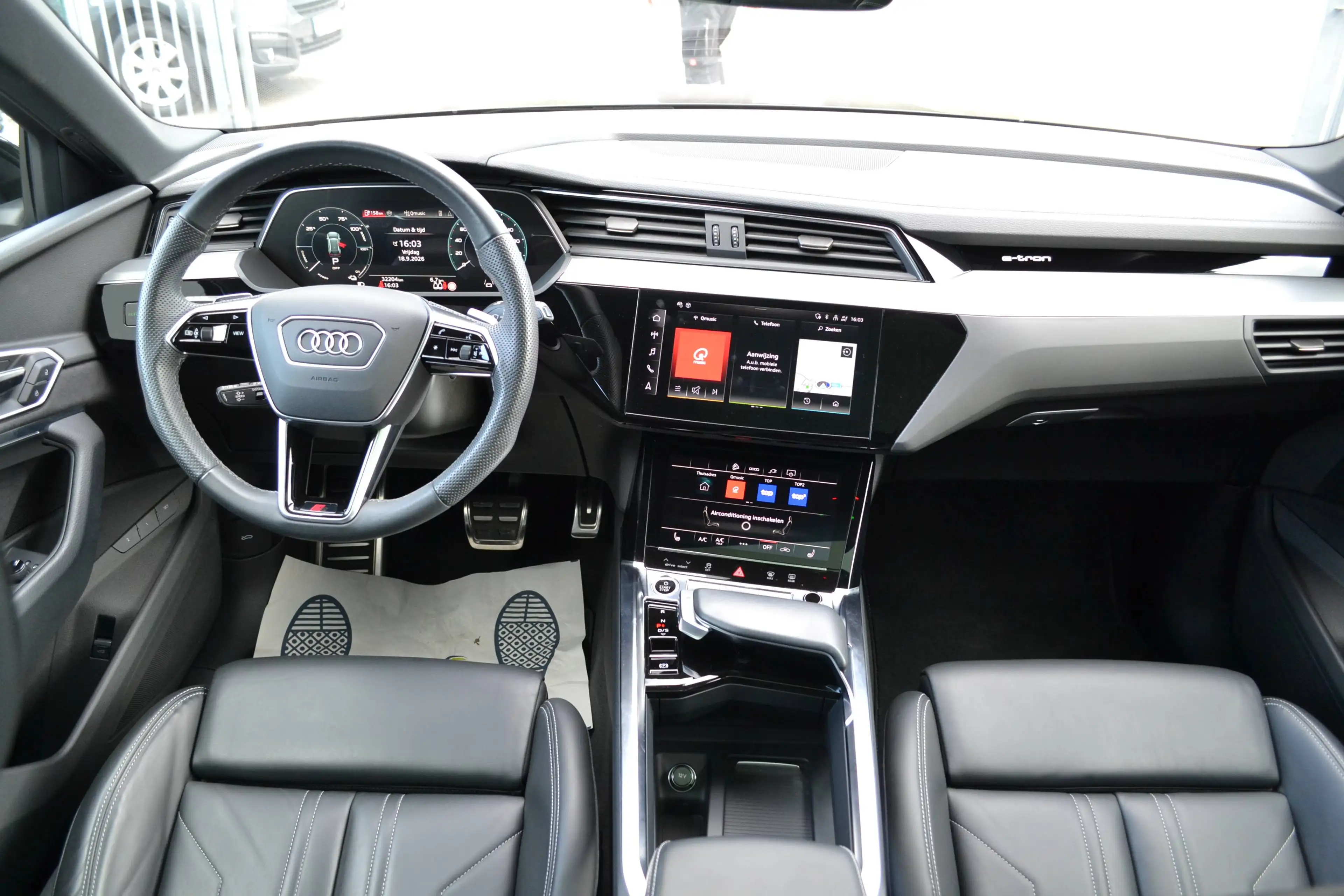 Audi Q8 e-tron Q8 e-Tron 106 kWh 55 Quattro "S-Line" — photo 12