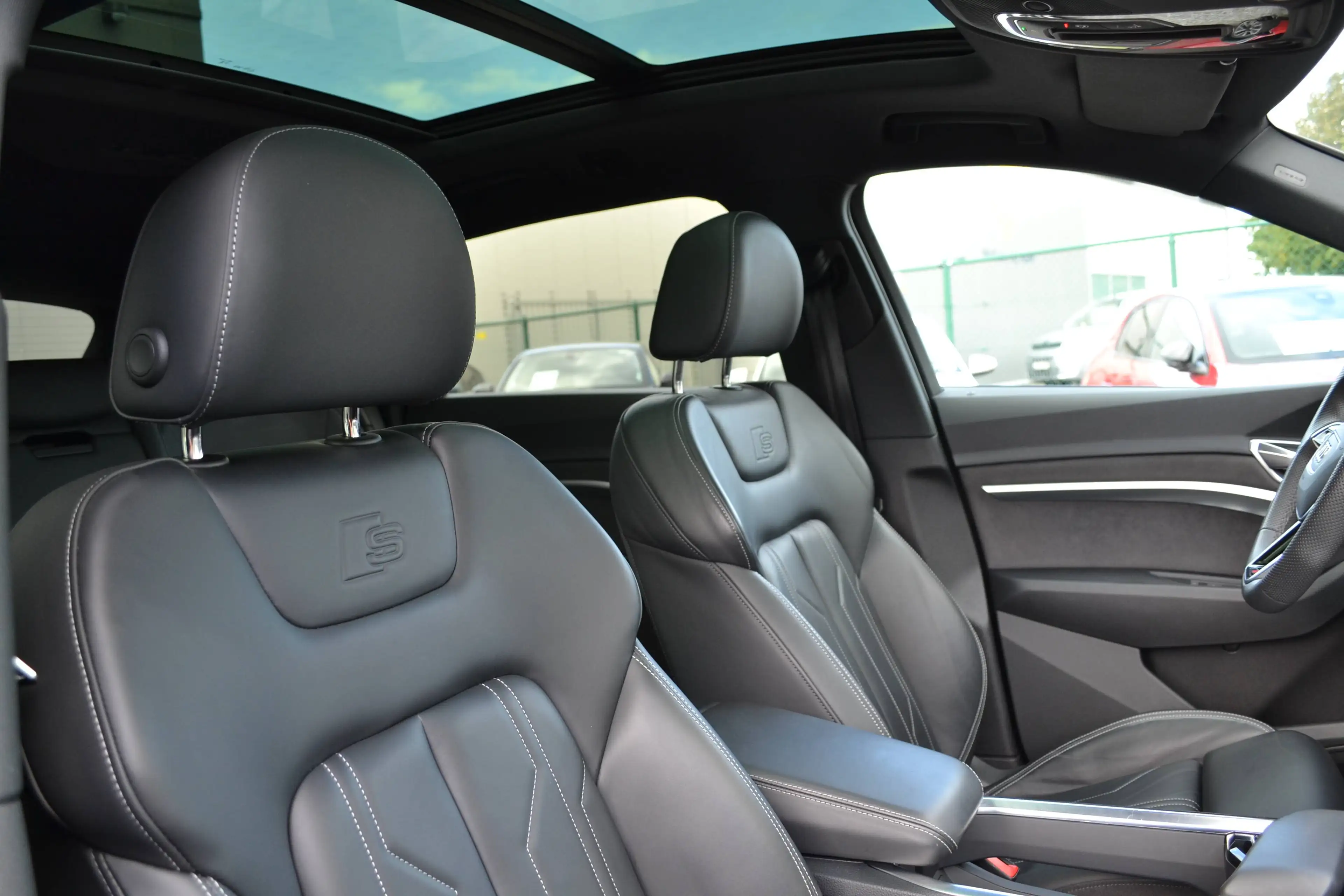 Audi Q8 e-tron Q8 e-Tron 106 kWh 55 Quattro "S-Line" — photo 14