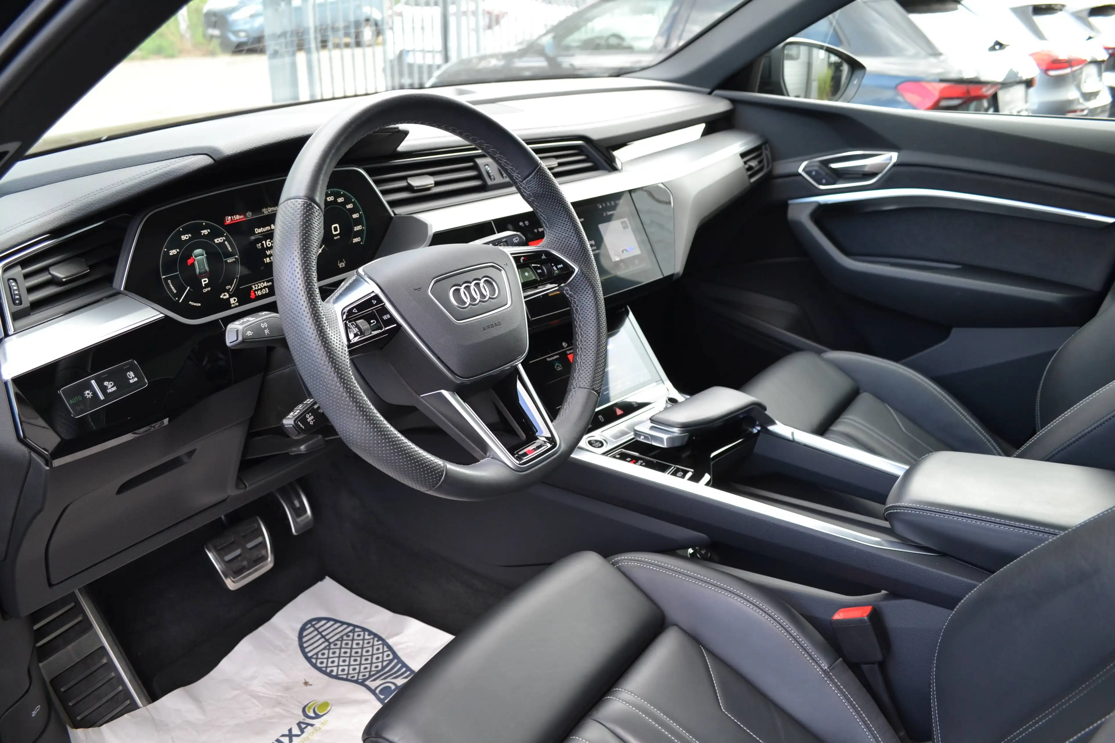 Audi Q8 e-tron Q8 e-Tron 106 kWh 55 Quattro "S-Line" — photo 11
