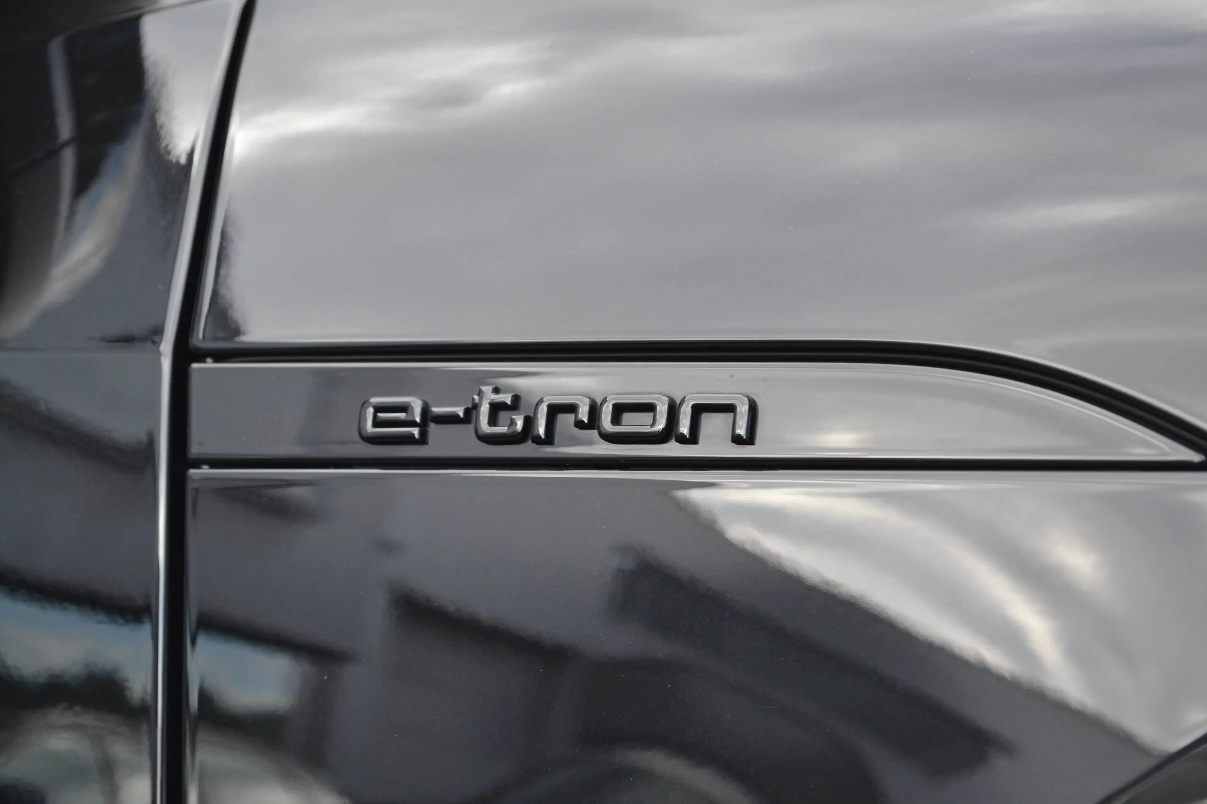 Audi Q8 e-tron Q8 e-Tron 106 kWh 55 Quattro "S-Line" — photo 10