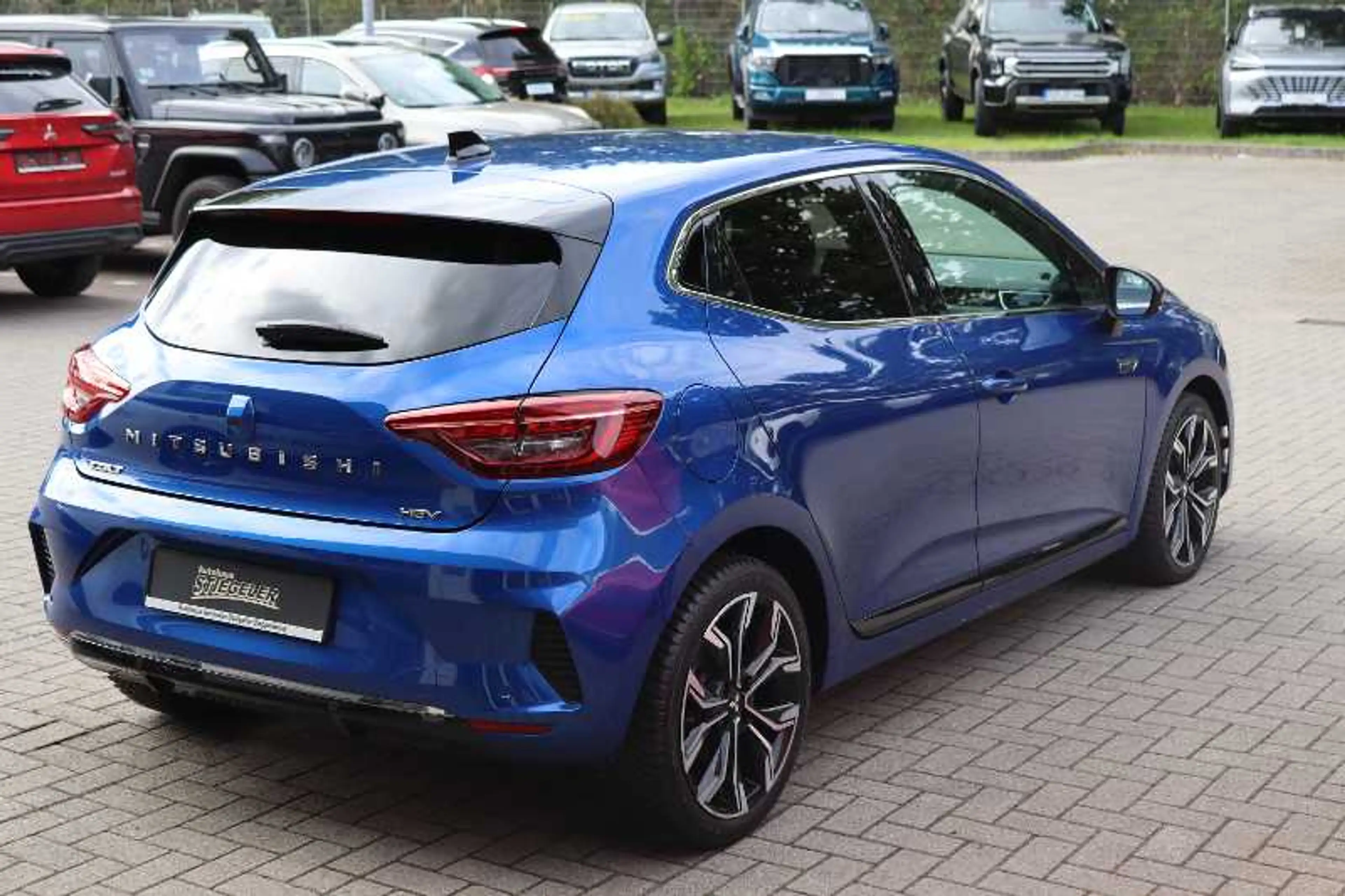 Mitsubishi Colt EDITION 1.6 Hybrid — photo 4