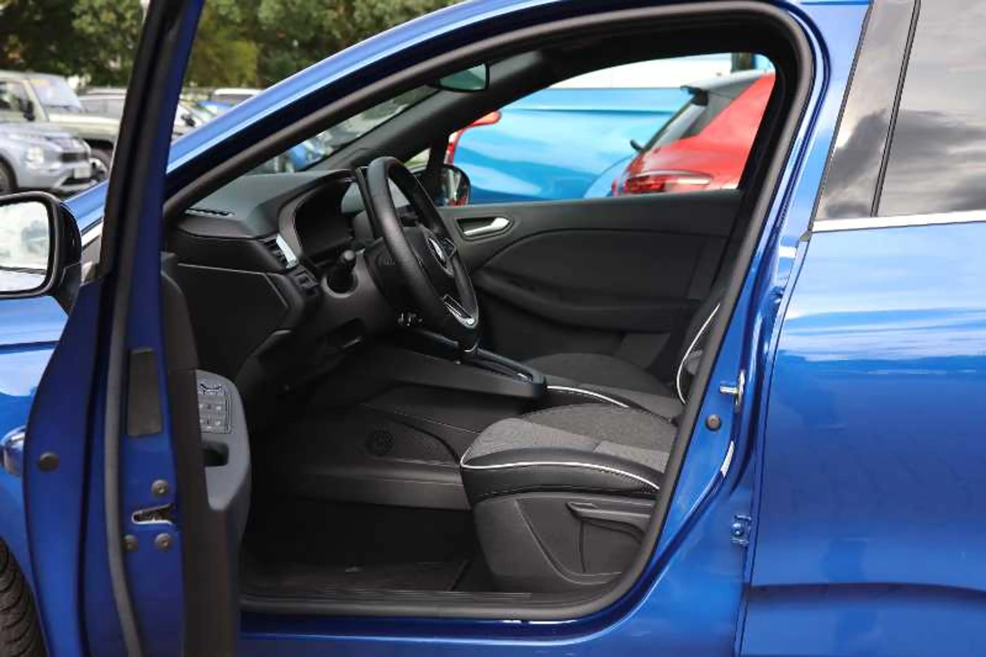 Mitsubishi Colt EDITION 1.6 Hybrid — photo 9