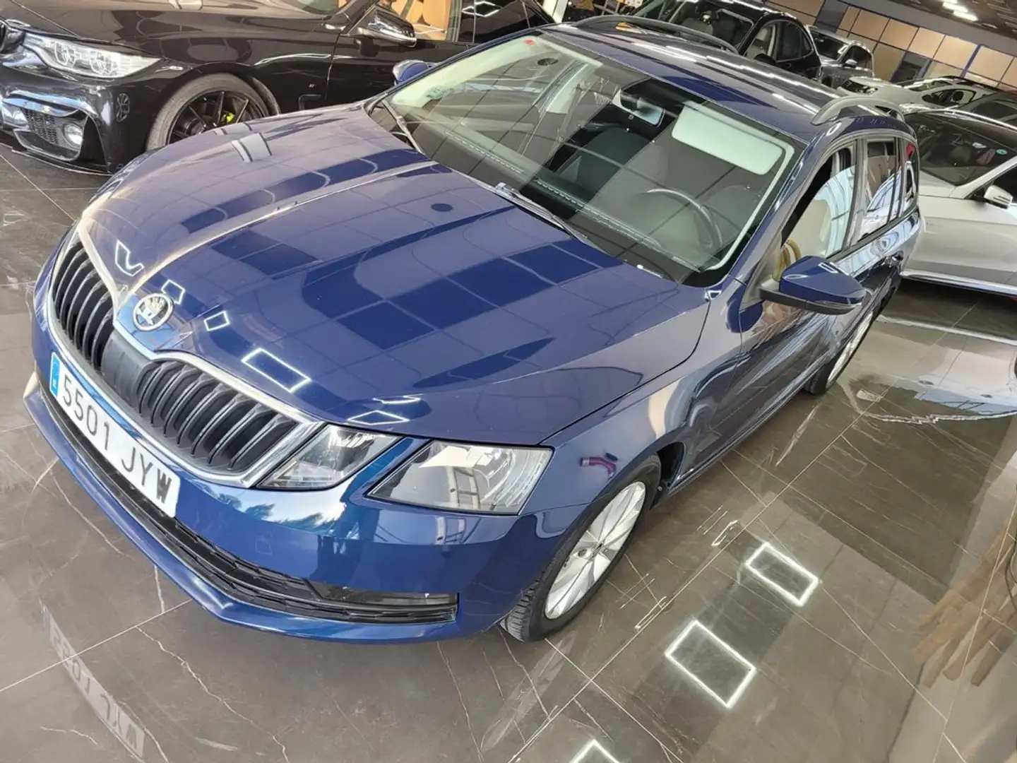 Skoda Octavia Combi 1.6TDI CR Ambition 110 Azul - 2