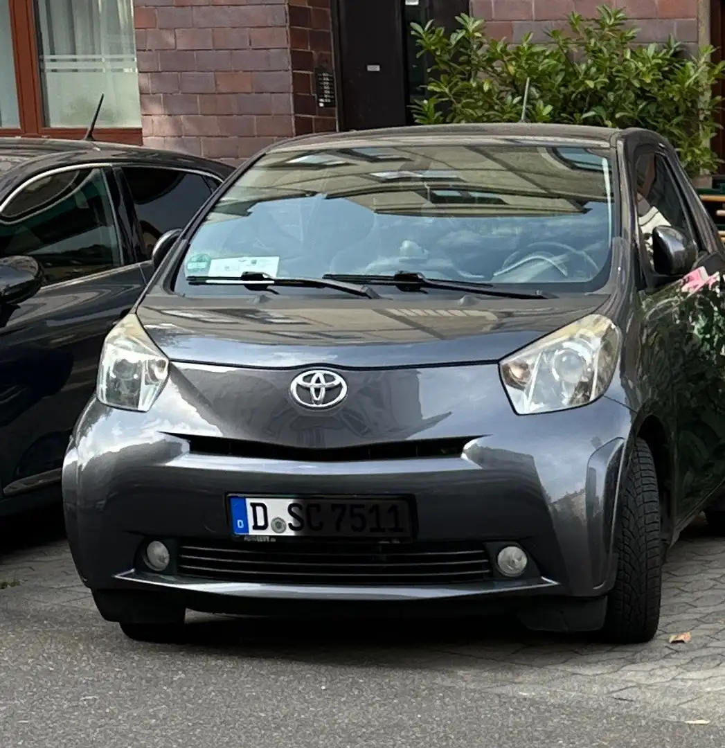 Toyota iQ + Toyota IQ  1.3 Keyless Automatik Szürke - 2