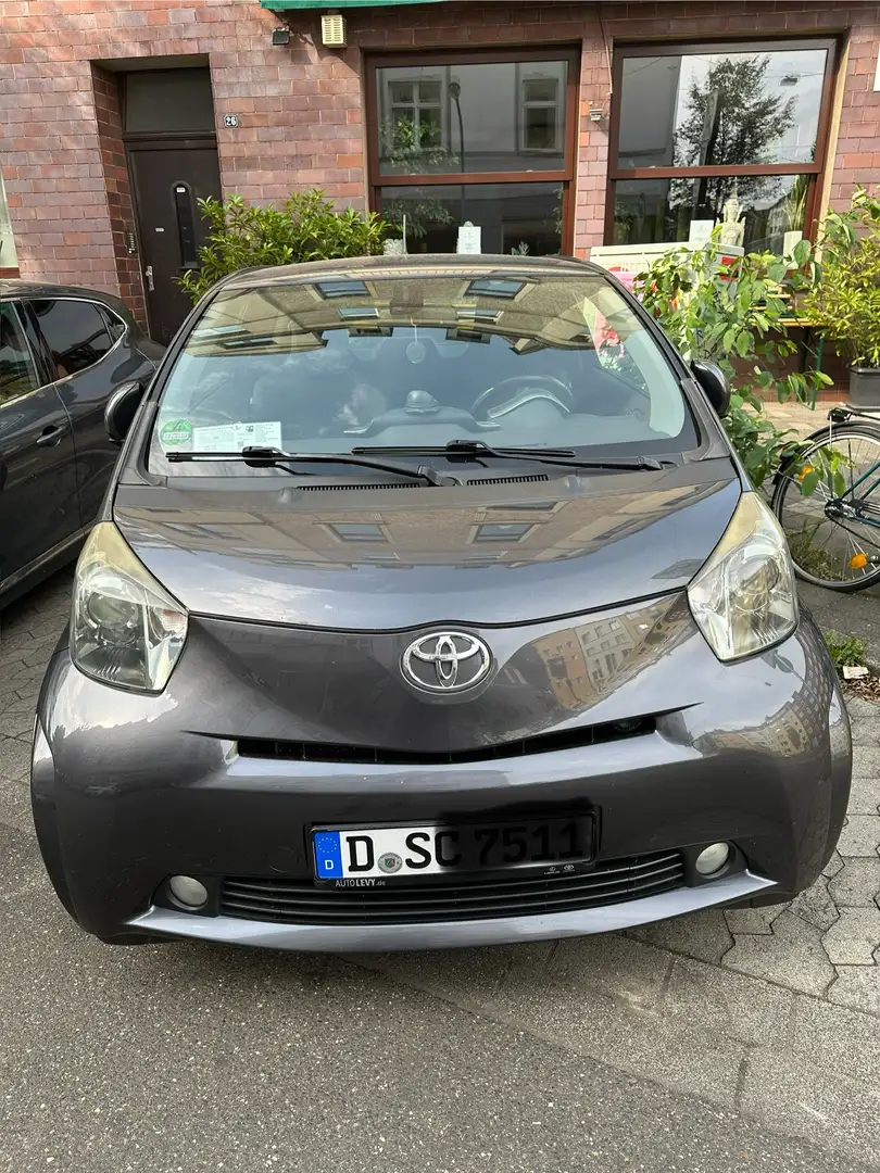 Toyota iQ + Toyota IQ  1.3 Keyless Automatik Szürke - 1