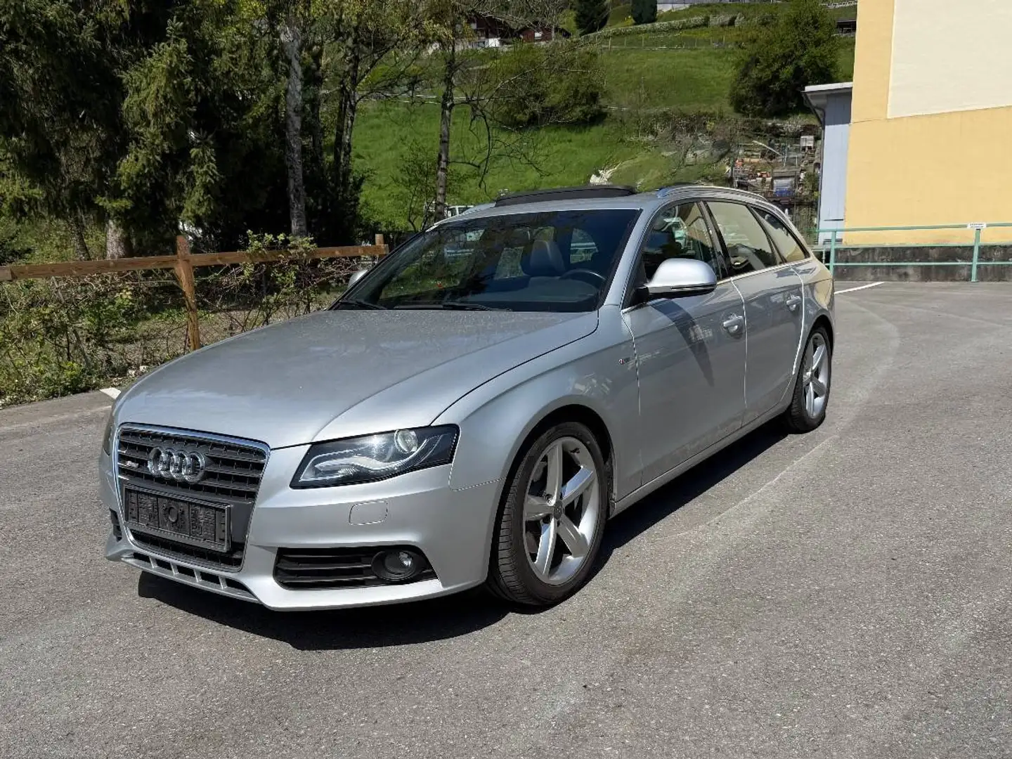 Audi A4 A4 Avant 1,8 TFSI Silber - 1