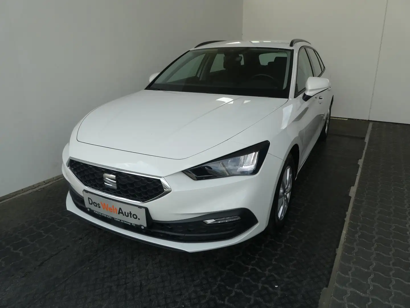SEAT Leon Reference 1.0 TSI Weiß - 1