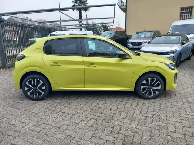 Peugeot 208 view 6