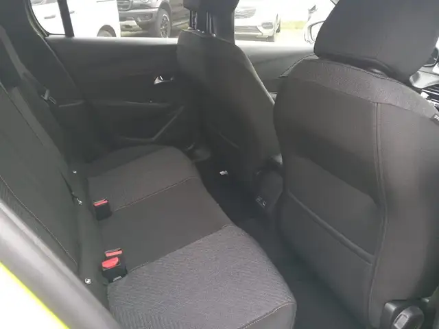 Peugeot 208 view 15