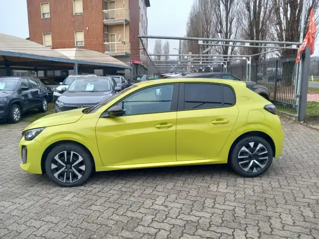 Peugeot 208 view 3