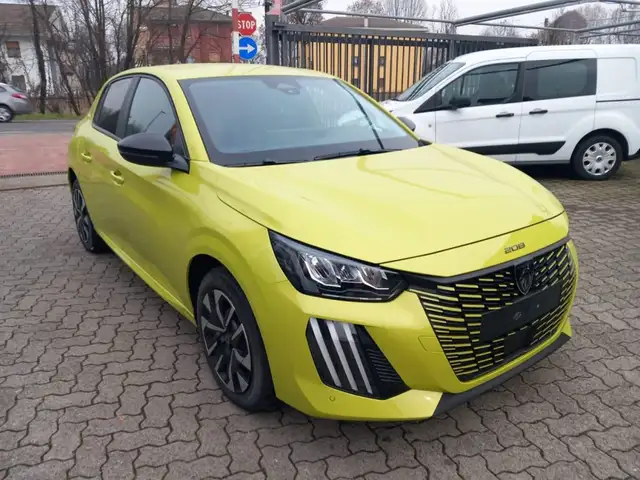 Peugeot 208 view 4
