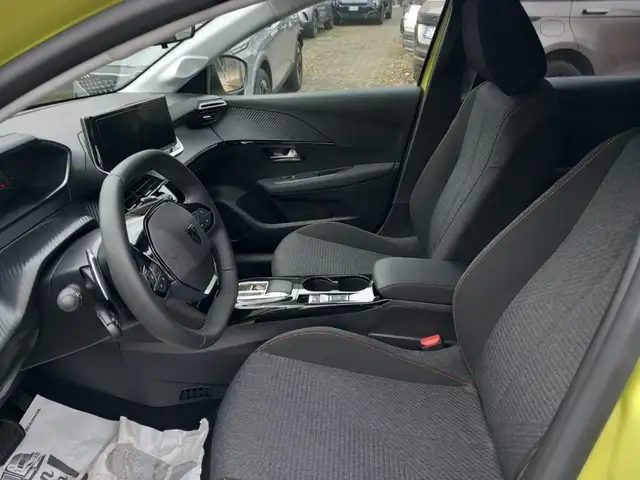 Peugeot 208 view 12