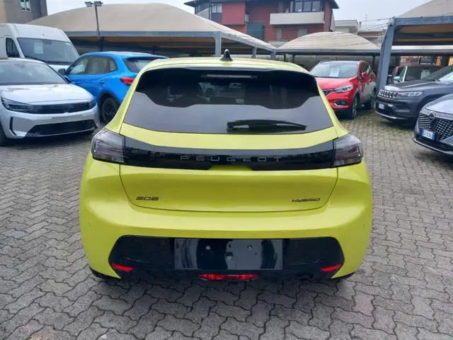 Peugeot 208 view 9
